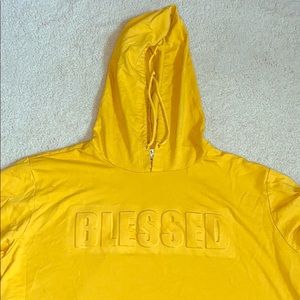 T-shirt/ hoodie